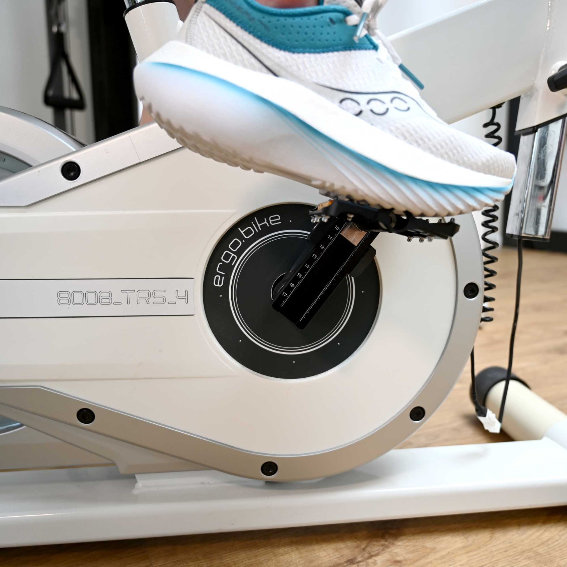 Bild 8, Wexelpunkt WX Vario Invalidenkurbel Kurbelarm-Verkürzer - universelle, stufenlos verstellbar 10 - 170 mm, Fahrradkurbel inkl. Montagekit für Pedal (rechts oder links) passend für Fahrrad und Ergometer